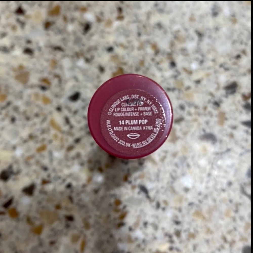 Clinique Pop Lip Colour + Primer Lipstick - 14 Plum Pop